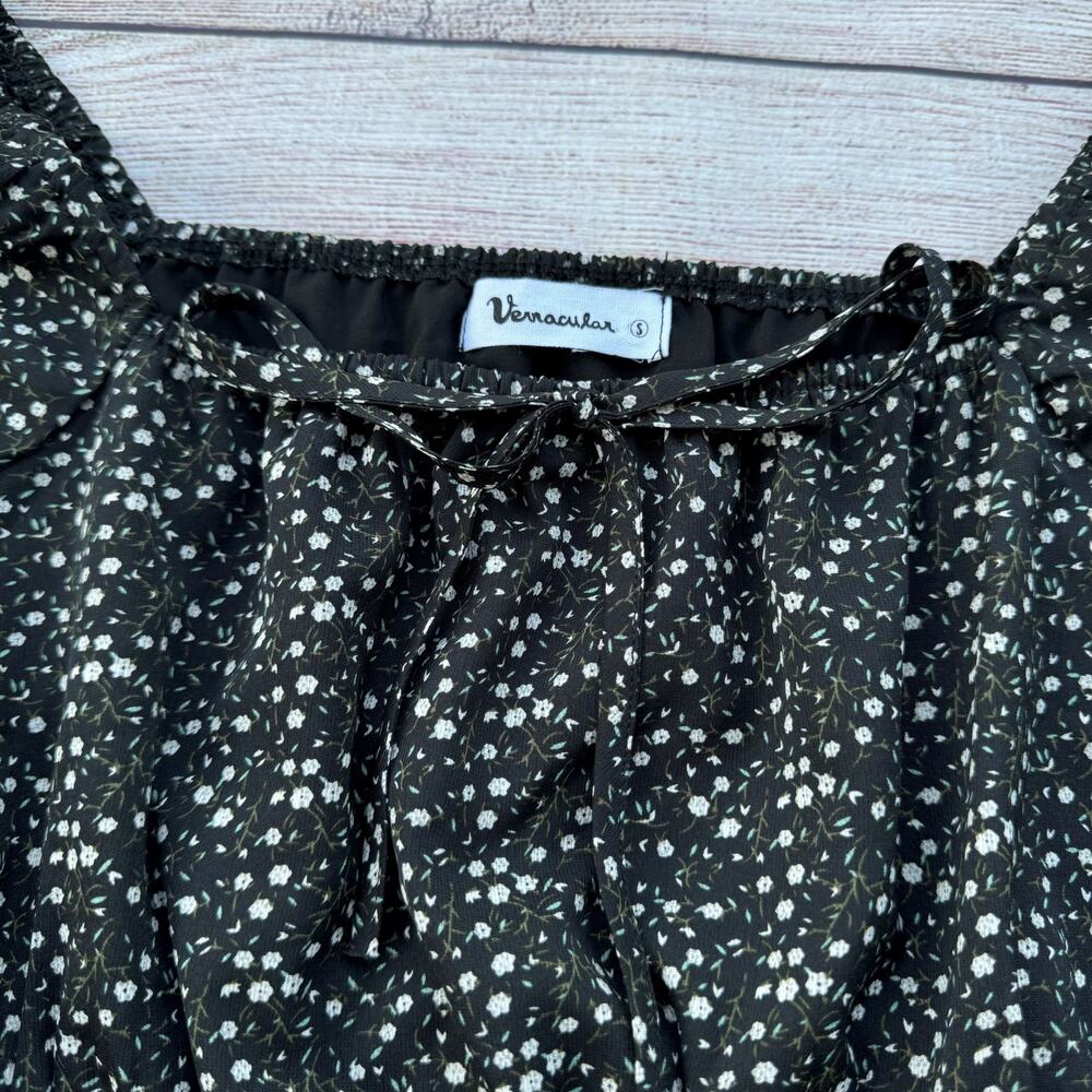 Vernacular Box Neckline Floral Long Sleeve Top - Picture 4 of 5